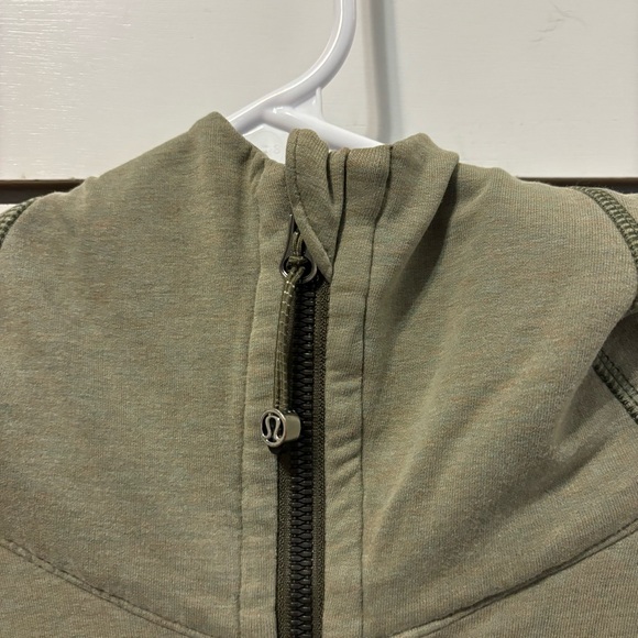 Lululemon On The Daily Hoodie
Heathered Fatigue Fog - Picture 12 of 12